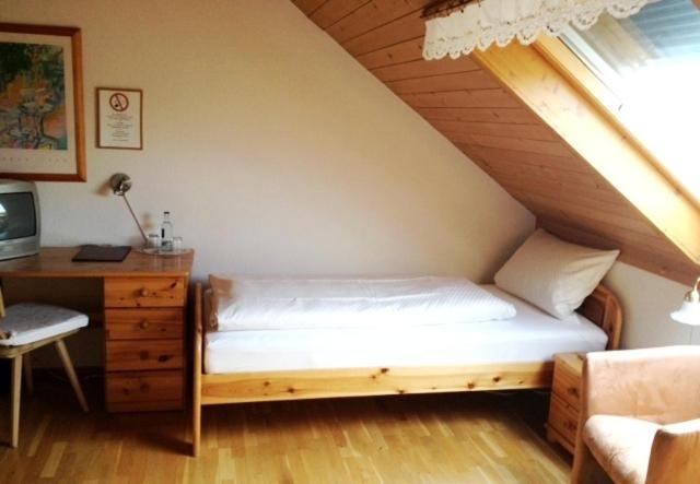 Airport-Hotel Fortuna Lautzenhausen Room photo
